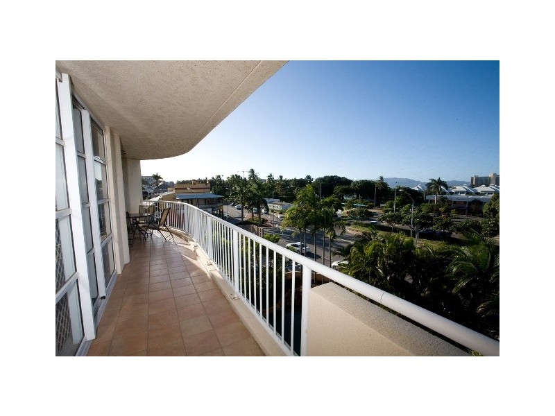 4A/3 The Strand, Townsville QLD 4810