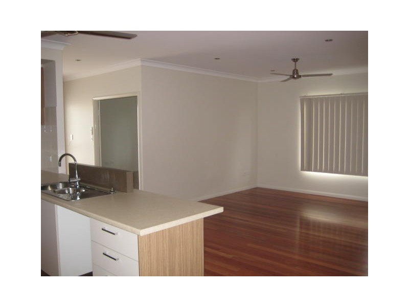 2 Moondani Close, Douglas QLD 4354