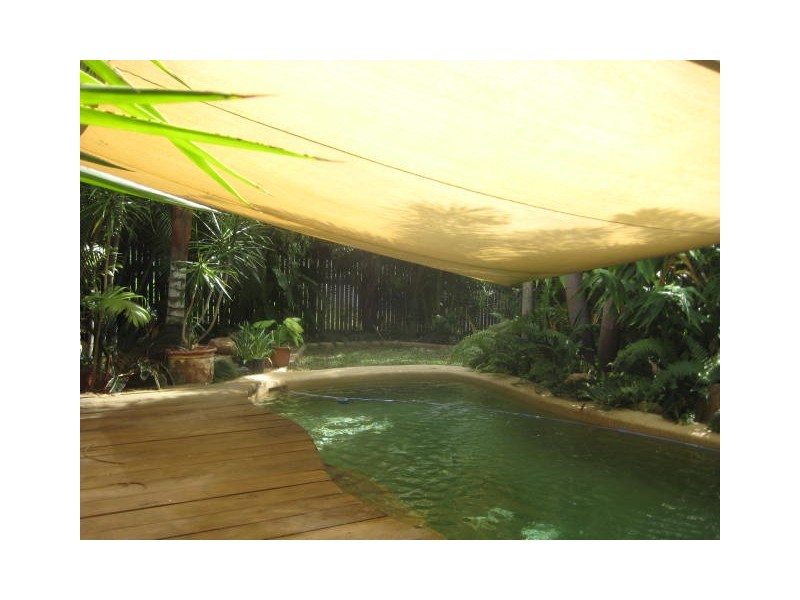 9  Riverbend Drive, Douglas QLD 4354