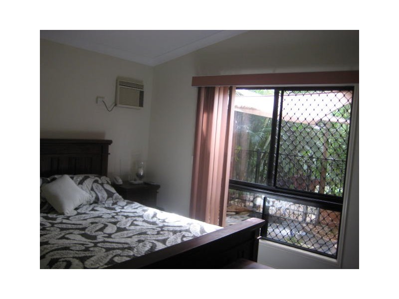 9  Riverbend Drive, Douglas QLD 4354