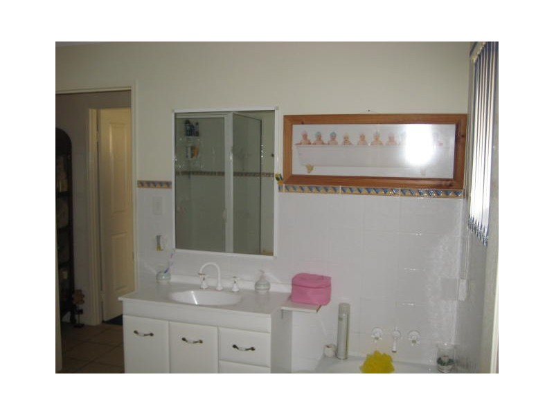 9  Riverbend Drive, Douglas QLD 4354