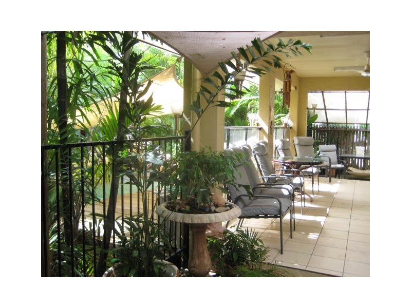 9  Riverbend Drive, Douglas QLD 4354