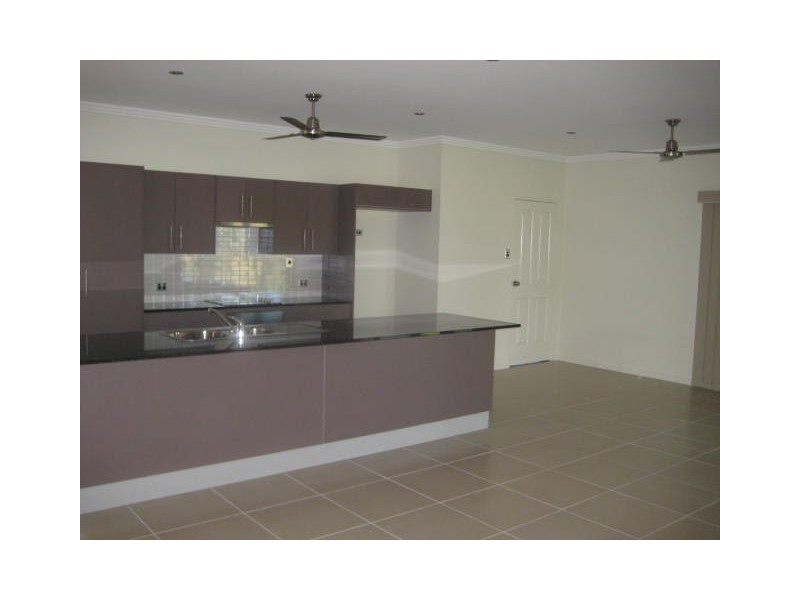 16 Mariala Court, Bushland Beach QLD 4818