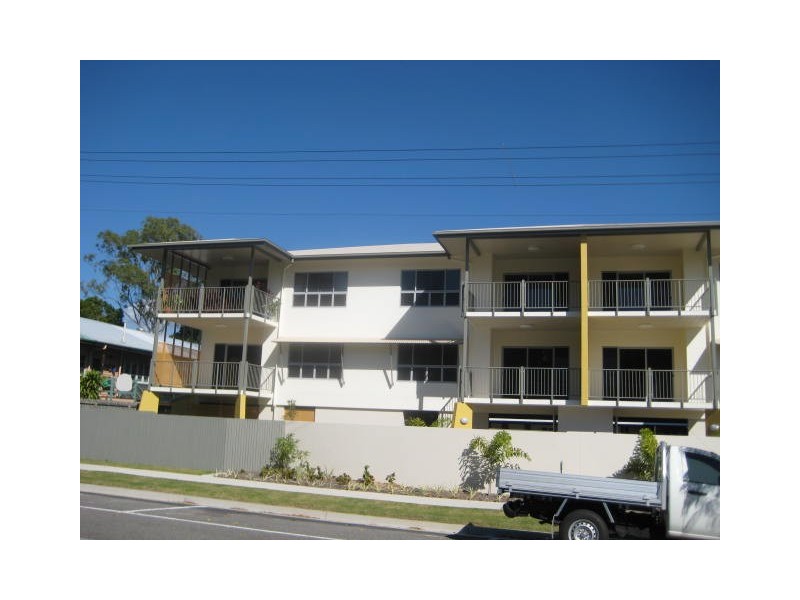 2/11 Crauford Street, Townsville West QLD 4810