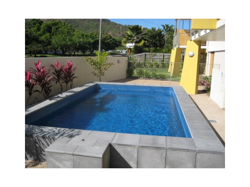 2/11 Crauford Street, Townsville West QLD 4810