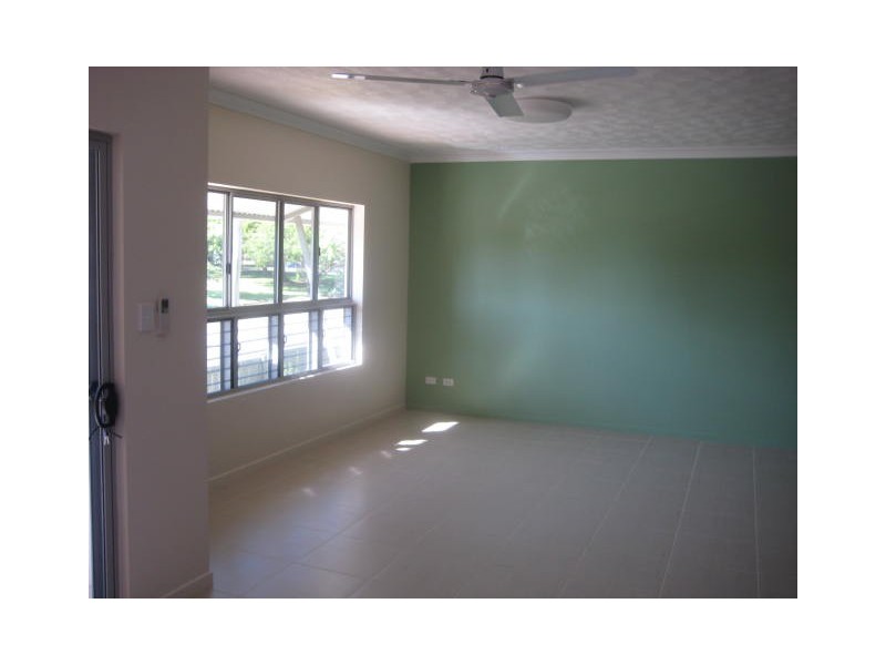 2/11 Crauford Street, Townsville West QLD 4810
