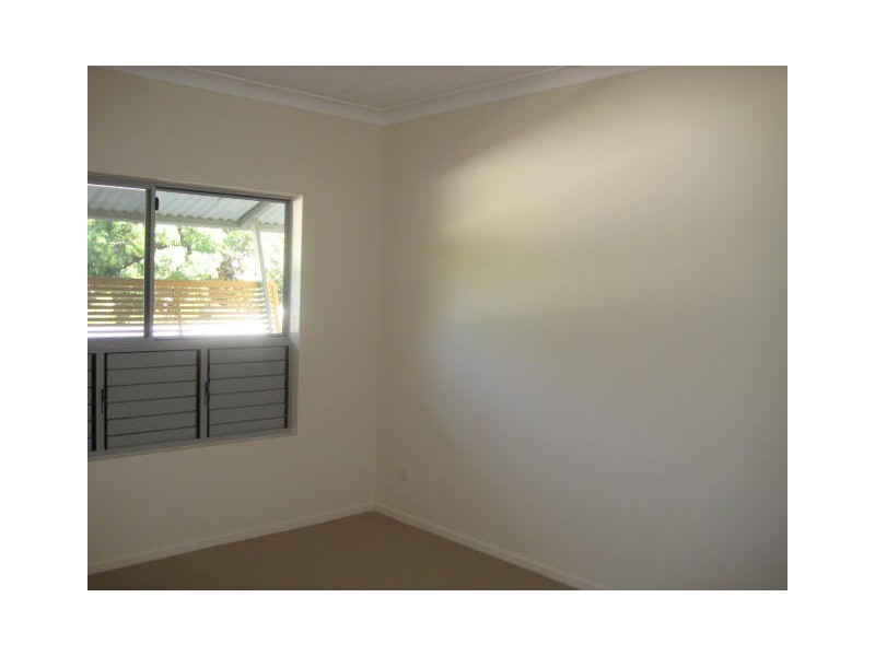 2/11 Crauford Street, Townsville West QLD 4810