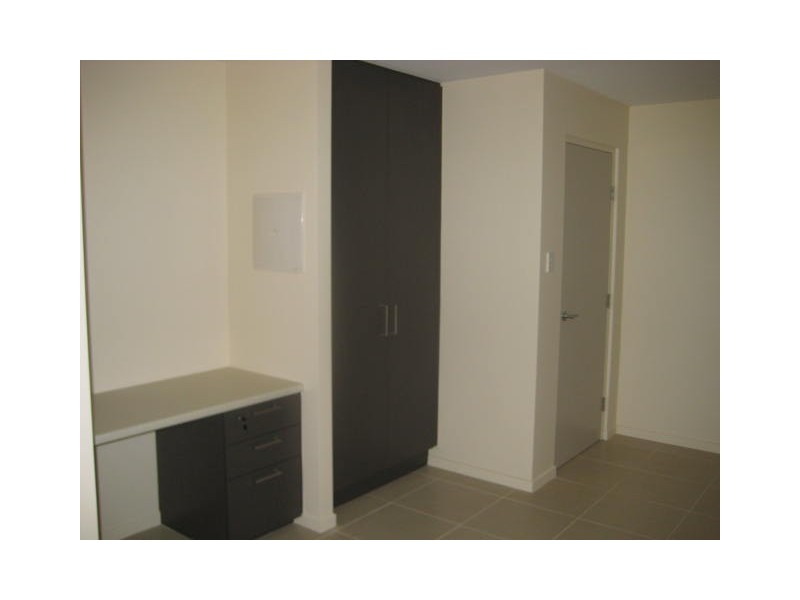 2/11 Crauford Street, Townsville West QLD 4810