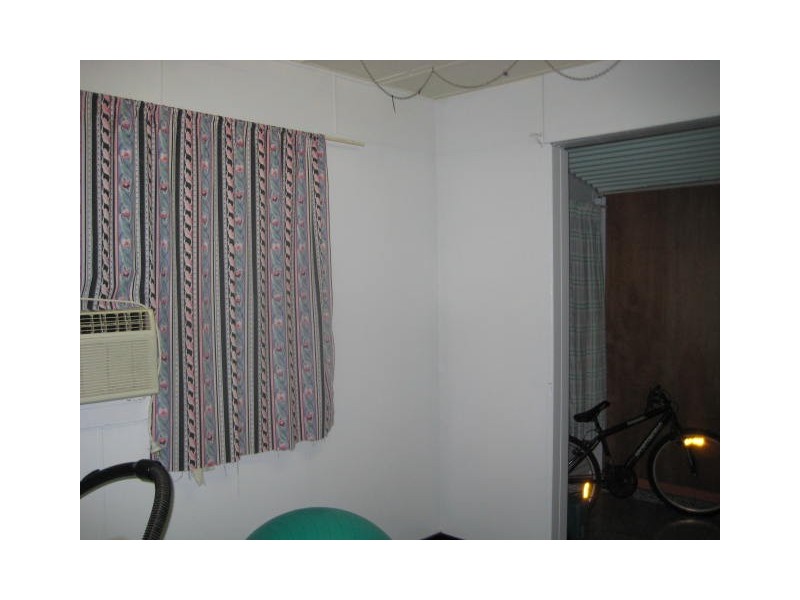 98 Miles Avenue, Kelso QLD 4815