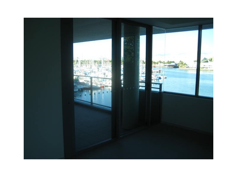 1302 Mariners Drive, Townsville City QLD 4810