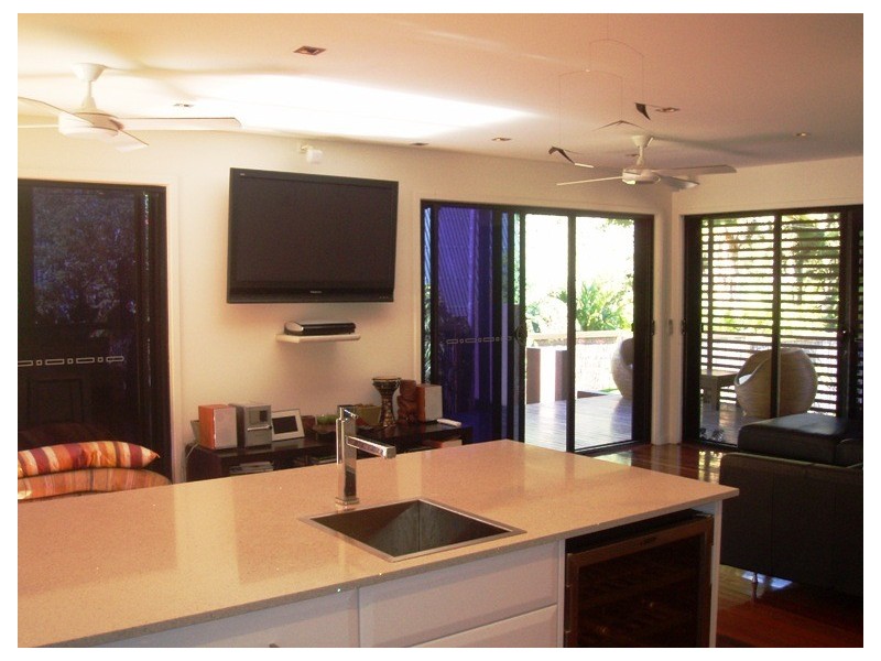 27 Mandalay Avenue, Magnetic Island QLD 4819