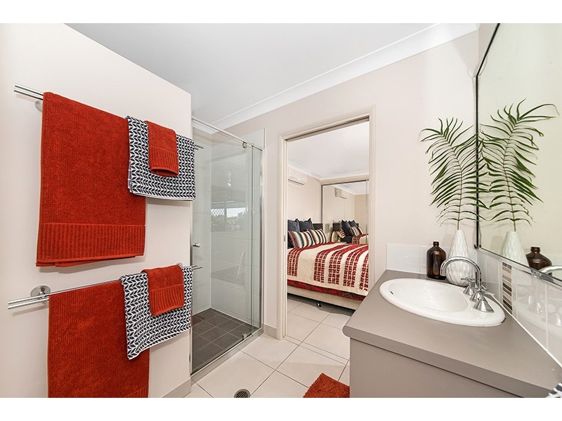 16 Rodeo Drive, Mount Louisa QLD 4814