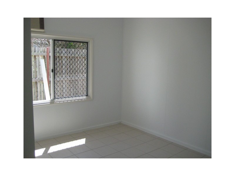 18 Eclipse Street, Rowes Bay QLD 4810