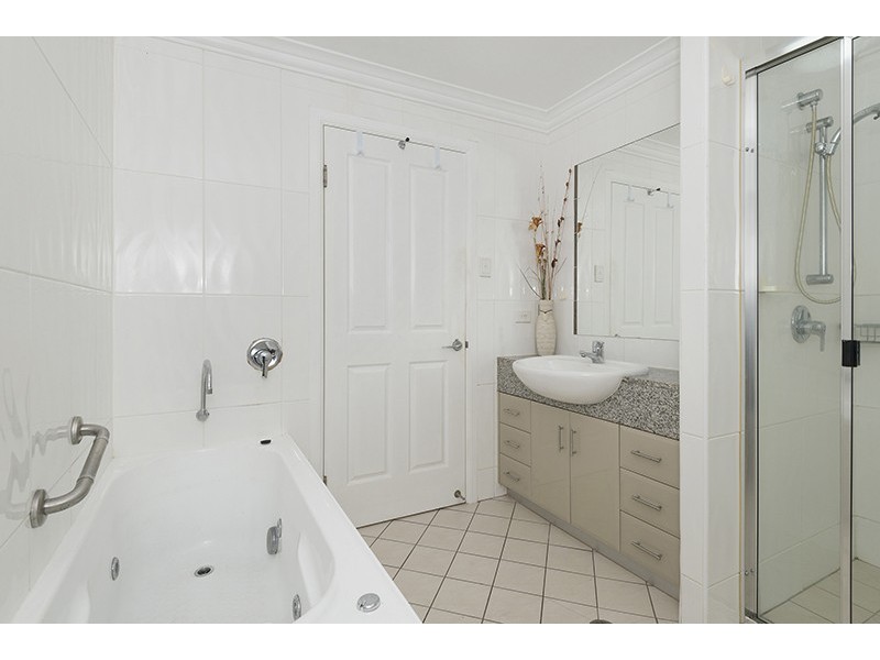 1/120 The Strand, North Ward QLD 4810