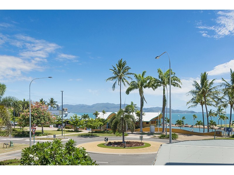 1/120 The Strand, North Ward QLD 4810