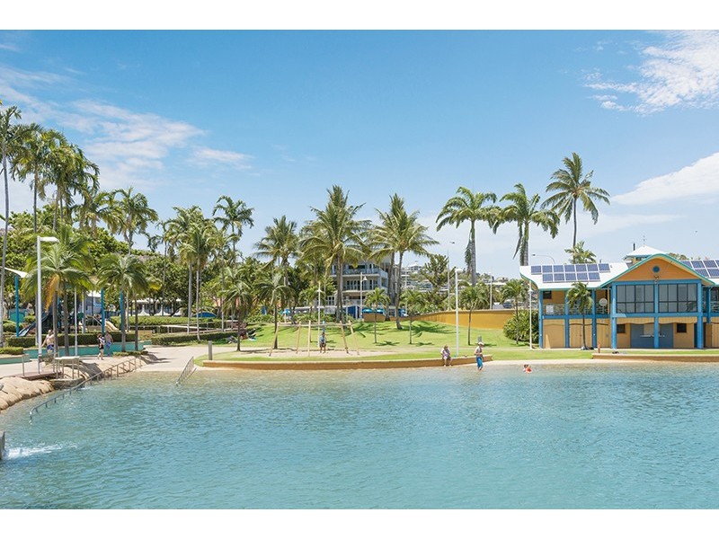 1/120 The Strand, North Ward QLD 4810