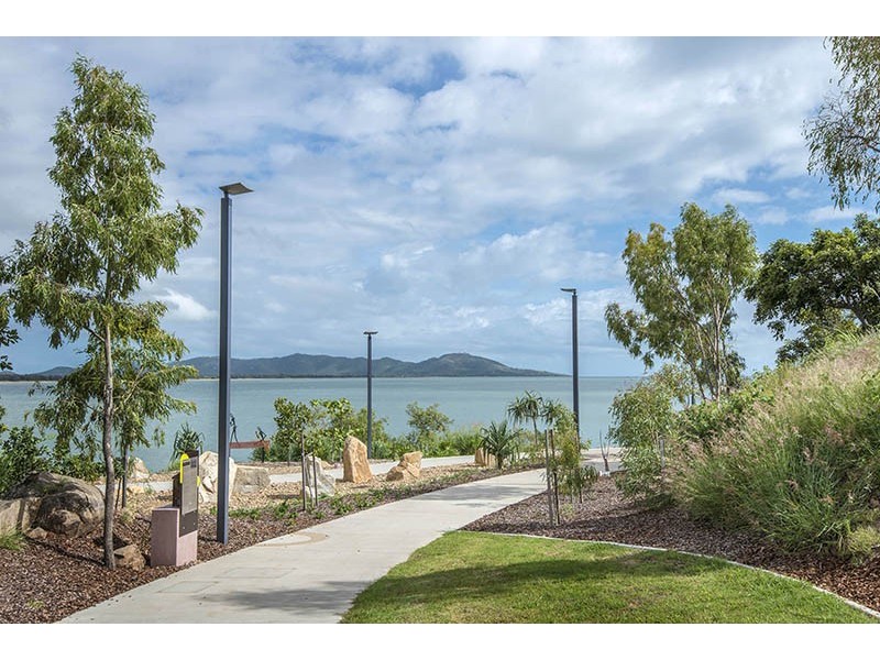 1/120 The Strand, North Ward QLD 4810