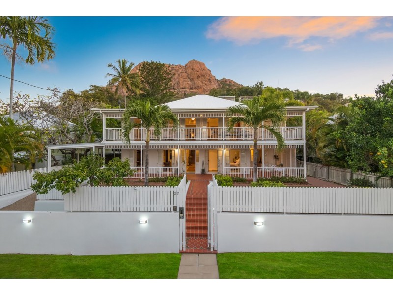 27 Alexandra Street, North Ward QLD 4810