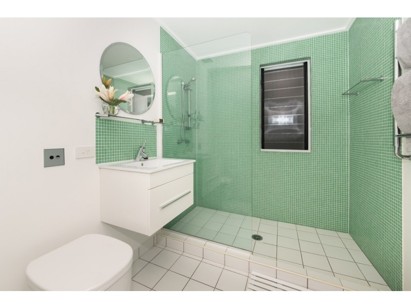 27 Alexandra Street, North Ward QLD 4810