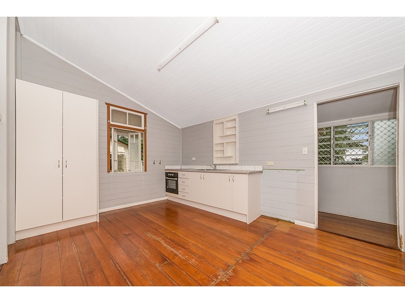 69 Seventh Street, Railway Estate QLD 4810