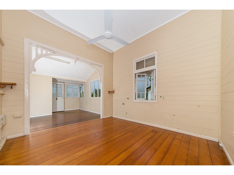 69 Seventh Street, Railway Estate QLD 4810