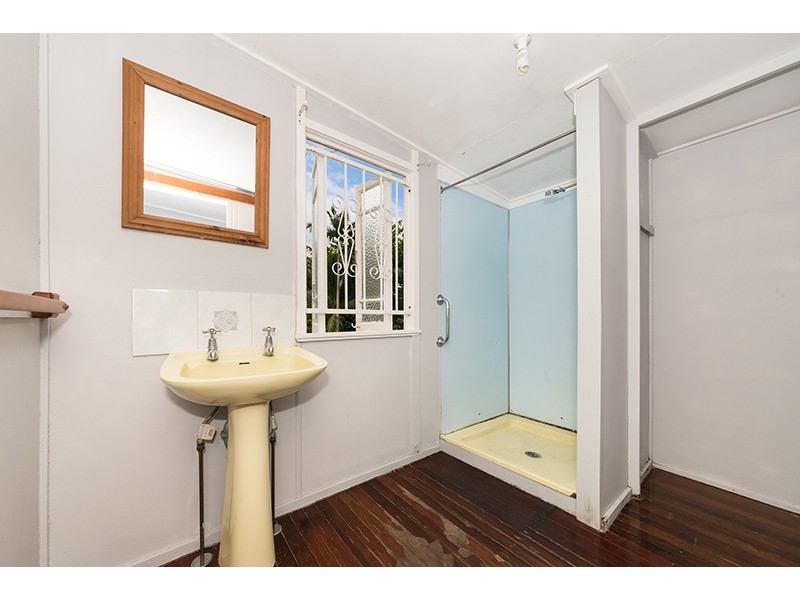 69 Seventh Street, Railway Estate QLD 4810