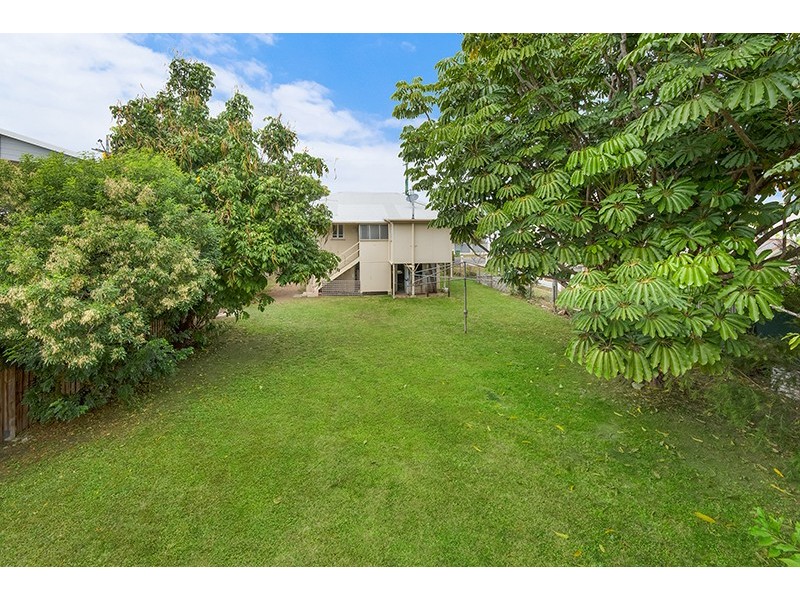 69 Seventh Street, Railway Estate QLD 4810