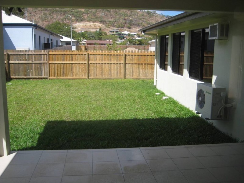 15 Tahlia Circuit, Mount Louisa QLD 4814