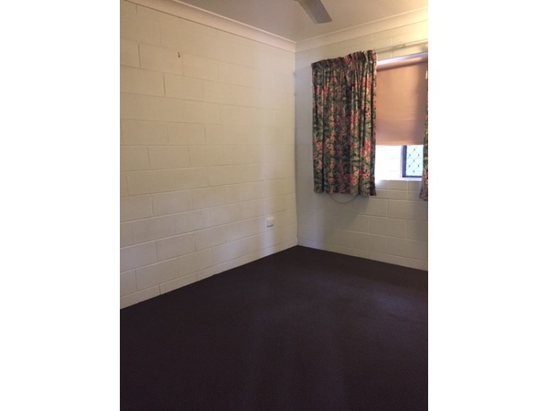 2/3 Jermyn Street, Hyde Park QLD 4812