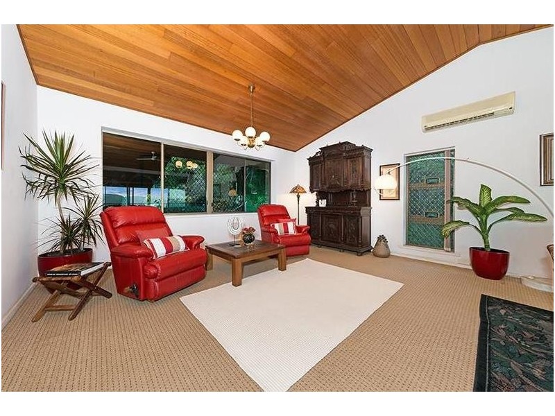 6 Edinburgh Court, Castle Hill QLD 4810