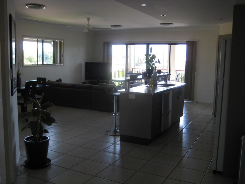 2/56 Cook Street, North Ward QLD 4810