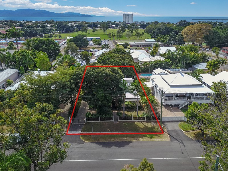 20 Alexandra Street, North Ward QLD 4810