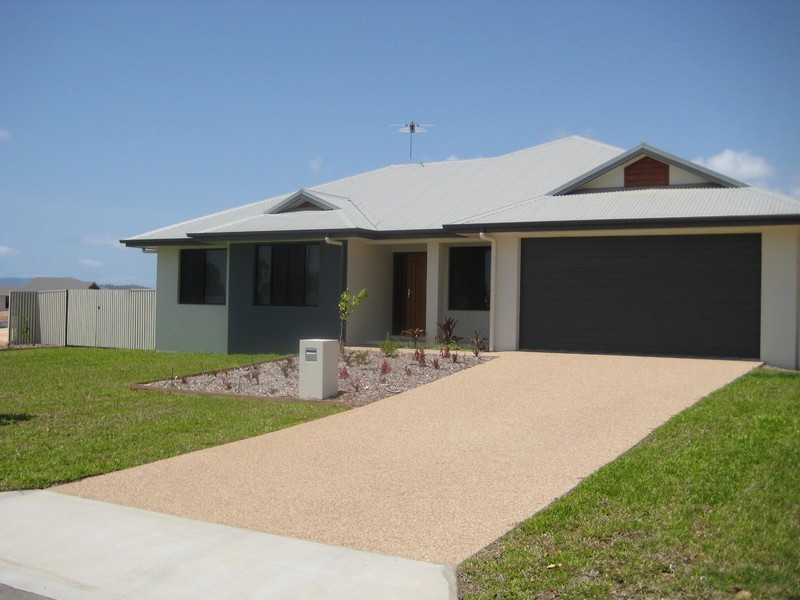 59 Rattray Street, Bushland Beach QLD 4818