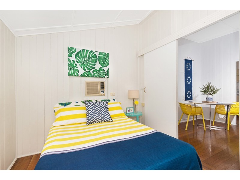 19 Sturges Street, Hermit Park QLD 4812