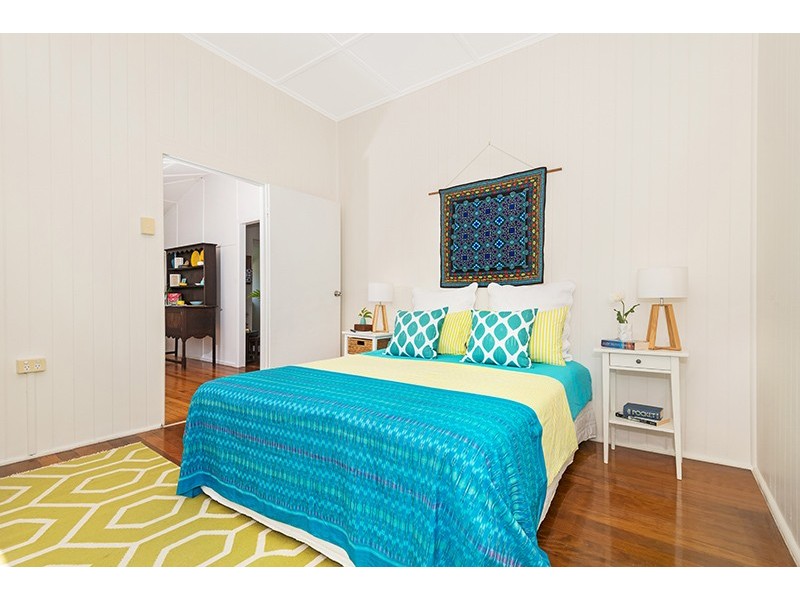 19 Sturges Street, Hermit Park QLD 4812