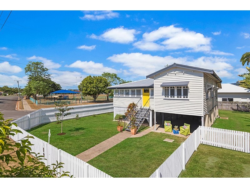 19 Sturges Street, Hermit Park QLD 4812