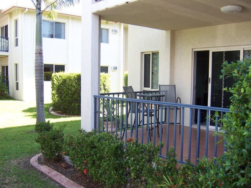 5 / 2-4  Macrossan Street, South Townsville QLD 4810