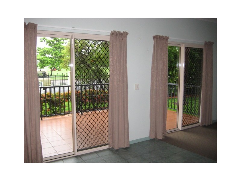 5 / 2-4  Macrossan Street, South Townsville QLD 4810