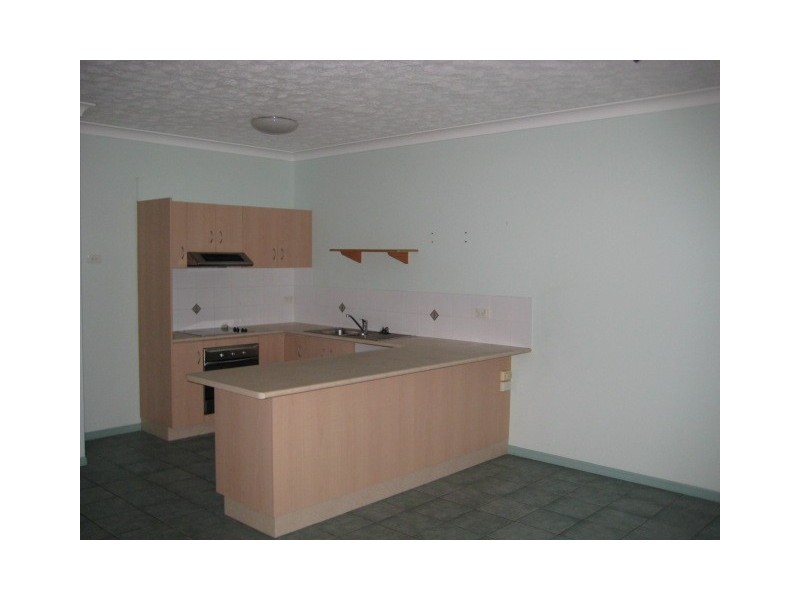 5 / 2-4  Macrossan Street, South Townsville QLD 4810