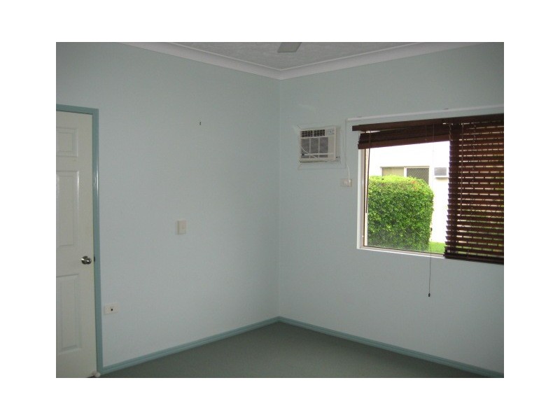 5 / 2-4  Macrossan Street, South Townsville QLD 4810