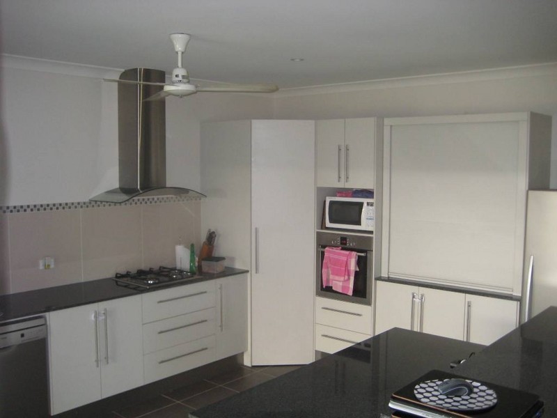 8 Newhaven Place, Idalia QLD 4811