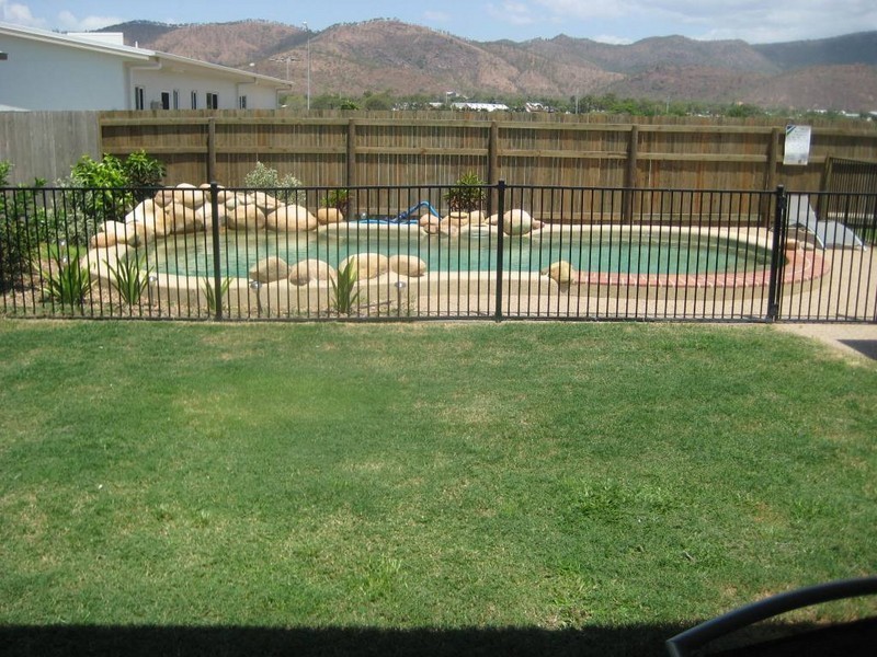 8 Newhaven Place, Idalia QLD 4811