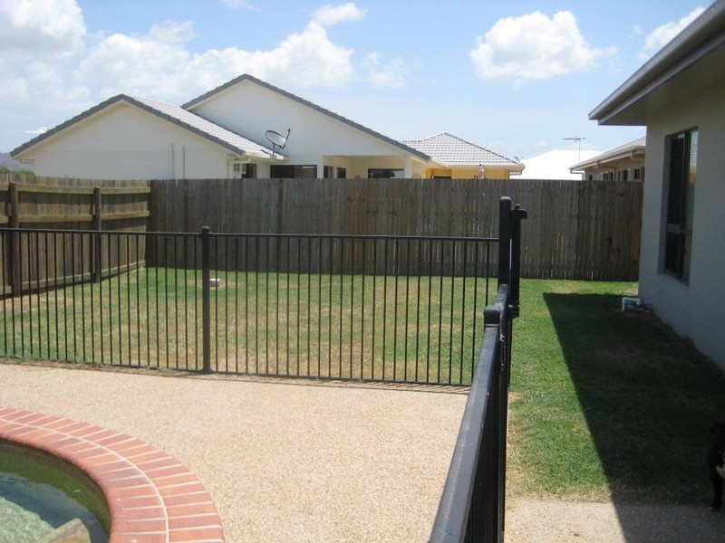 8 Newhaven Place, Idalia QLD 4811