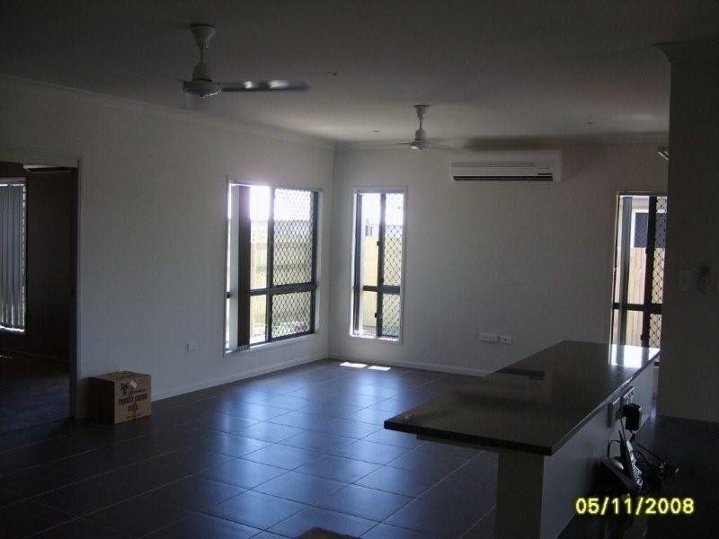 8 Newhaven Place, Idalia QLD 4811