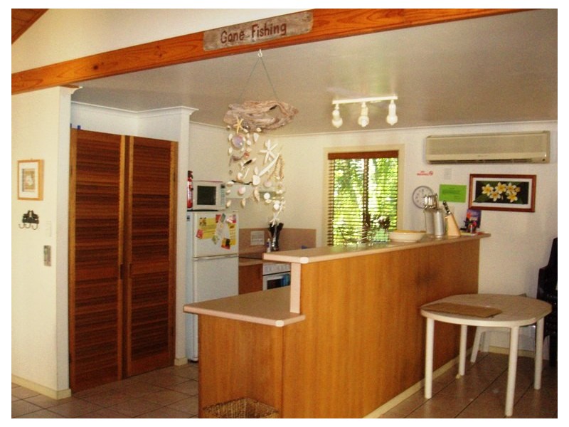 14 Granite Street, Picnic Bay, Magnetic Island QLD 4819