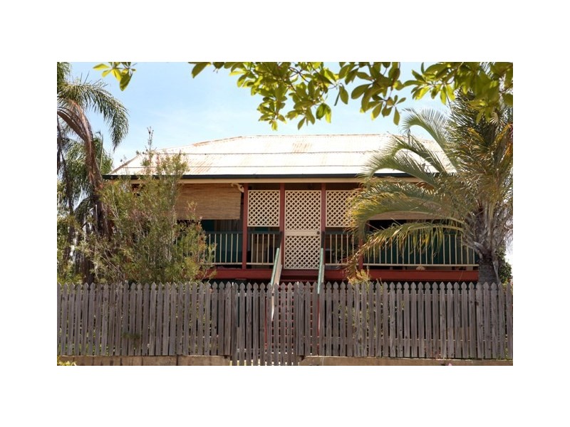 8a Martin Street, South Townsville QLD 4810