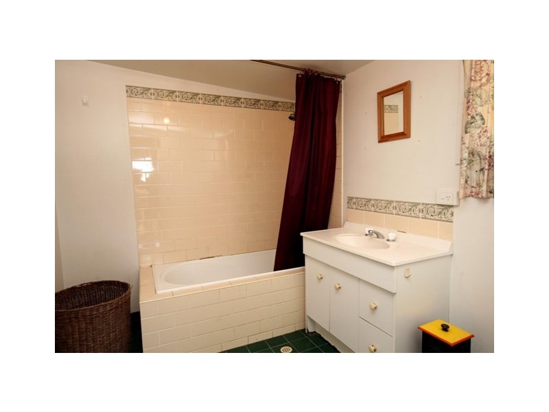 8a Martin Street, South Townsville QLD 4810