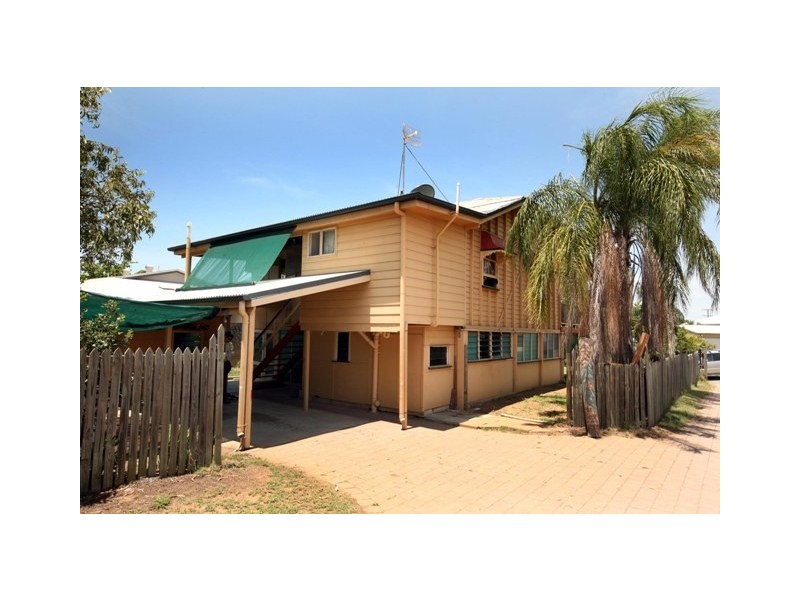 8a Martin Street, South Townsville QLD 4810