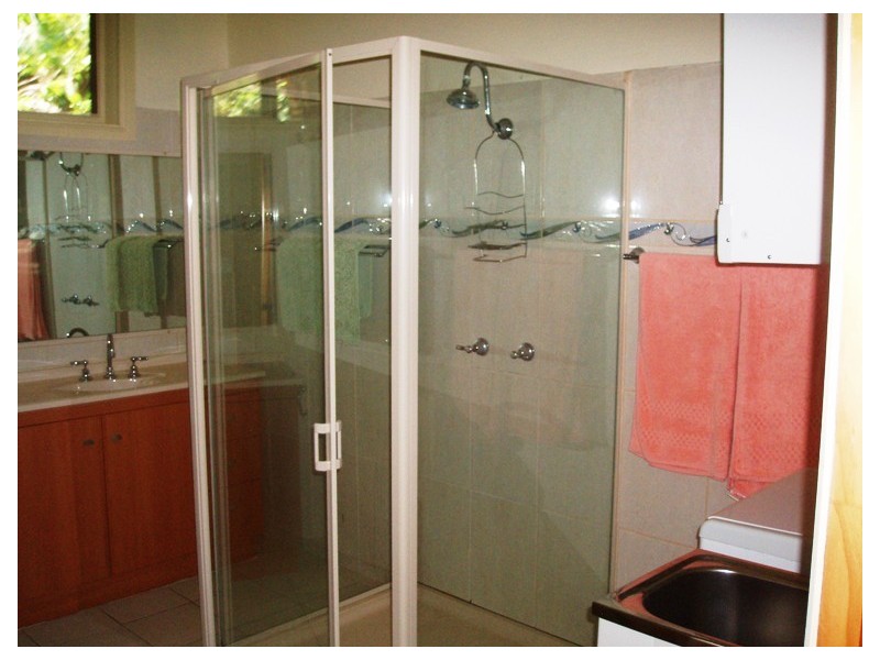 27 Barbarra Street Picnic Bay, Magnetic Island QLD 4819