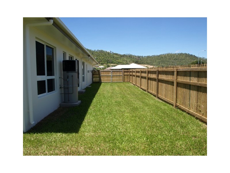 37  Tahlia Court, Mount Louisa QLD 4814
